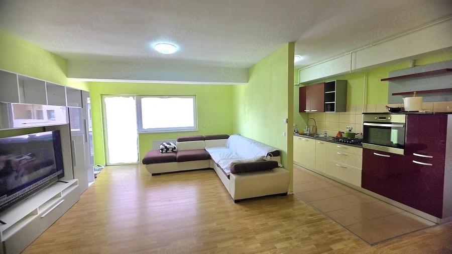 Apartament cu 3 camere decomandat în Independenței