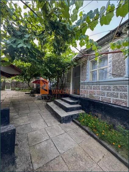 Casă individuală cu 4 camere cu Teren 600 Mp în Sărata-Monteoru
