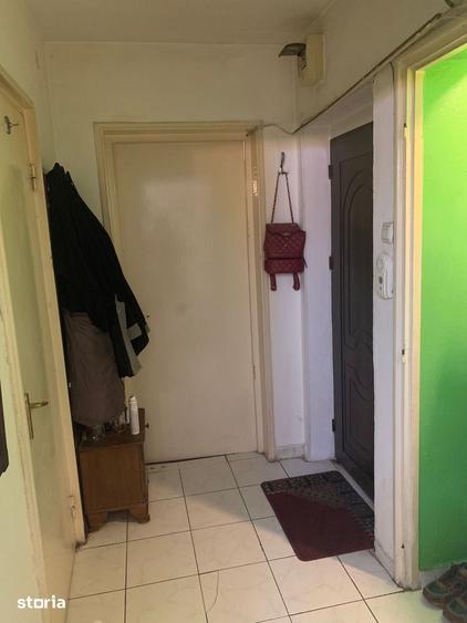 Apartament cu 3 camere, mobilat în Titan