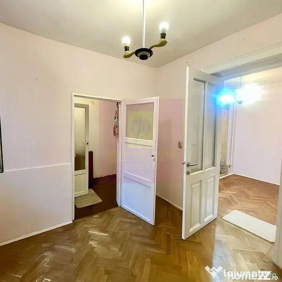 Casă cu 2 camere cu Teren 39 Mp în P-ța Romană