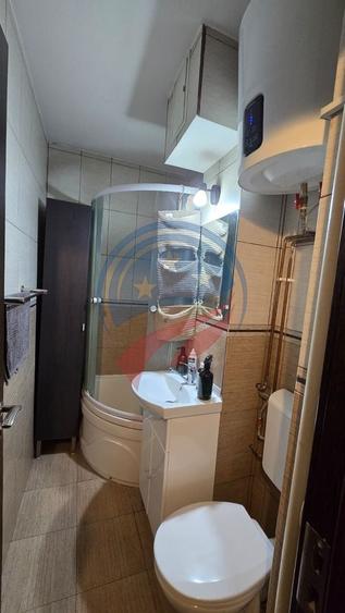 Apartament cu 2 camere semidecomandat, mobilat în Craiovița Nouă