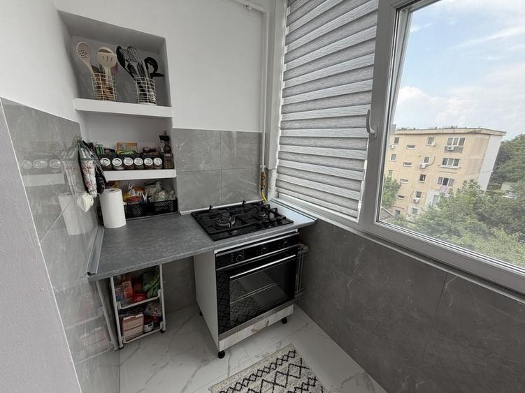 Apartament cu 2 camere decomandat în Mihai Bravu