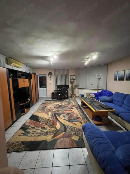 Casă cu 4 camere cu Teren 225 Mp în Splaiul Unirii