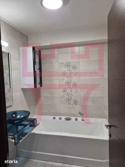 Apartament cu 3 camere în Plopilor