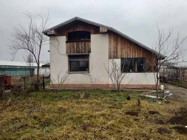 Casă cu 2 camere în Central