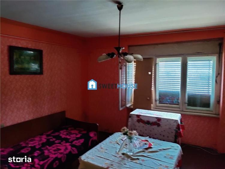 Casă cu 3 camere cu Teren 1250 Mp în Beclean