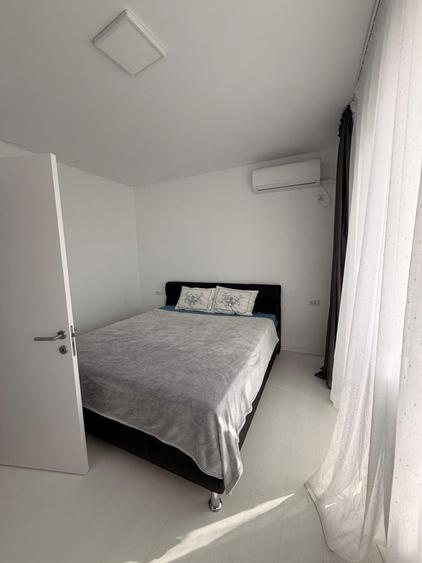 Apartament cu 3 camere decomandat în Exterior Vest
