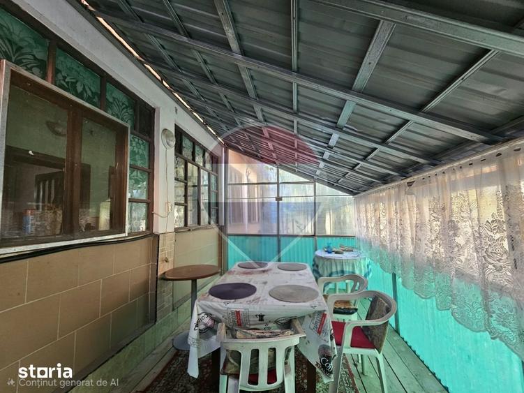 Casă cu 6 camere cu Teren 4041 Mp în Racovița