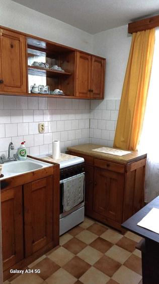 Apartament cu 2 camere decomandat în Pecinișca