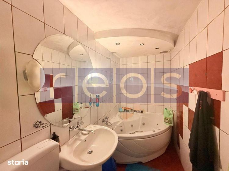 Apartament cu 4 camere decomandat în Rahova