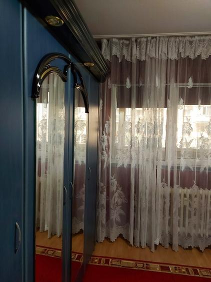 Apartament cu 3 camere semidecomandat, mobilat în Drumul Taberei