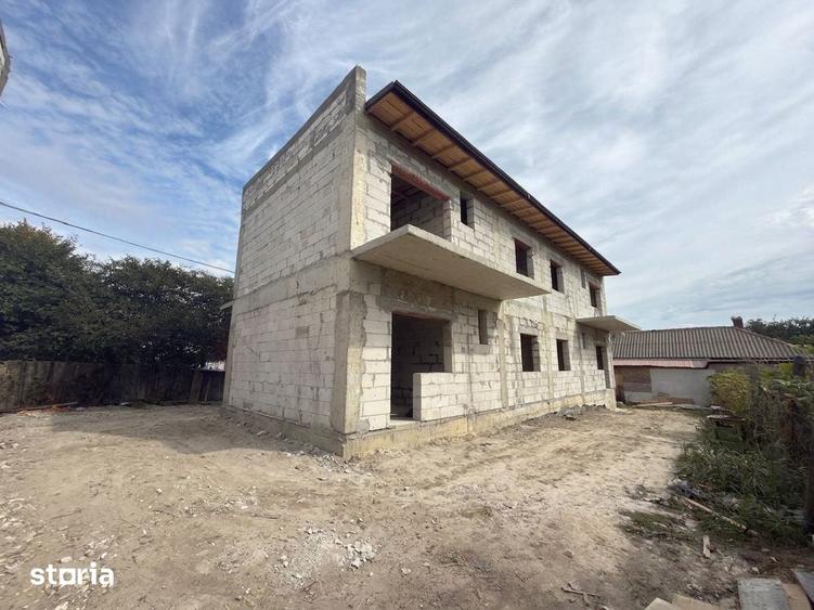 Casă cu 4 camere cu Teren 200 Mp în Central