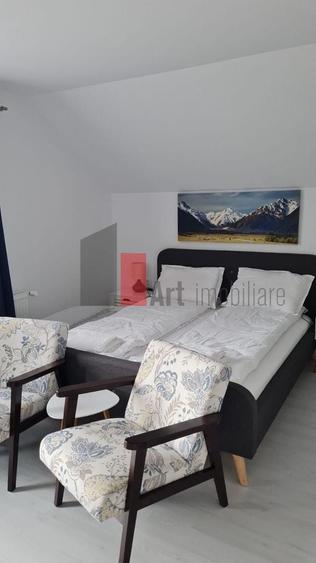Casă individuală cu 7 camere cu Canalizare în Valea Cerbului