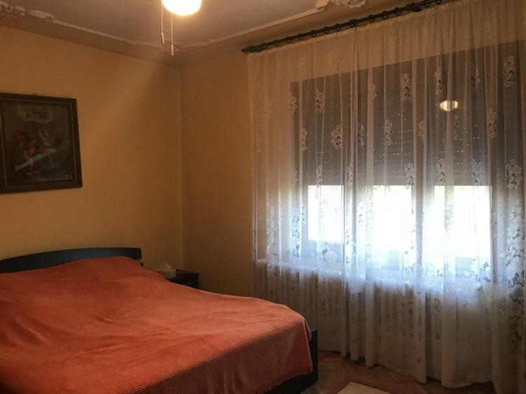 Casă cu 7 camere cu Canalizare în Giroc