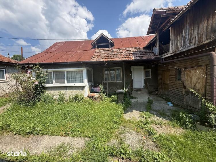 Casă cu 3 camere cu Teren 813 Mp în Adunați