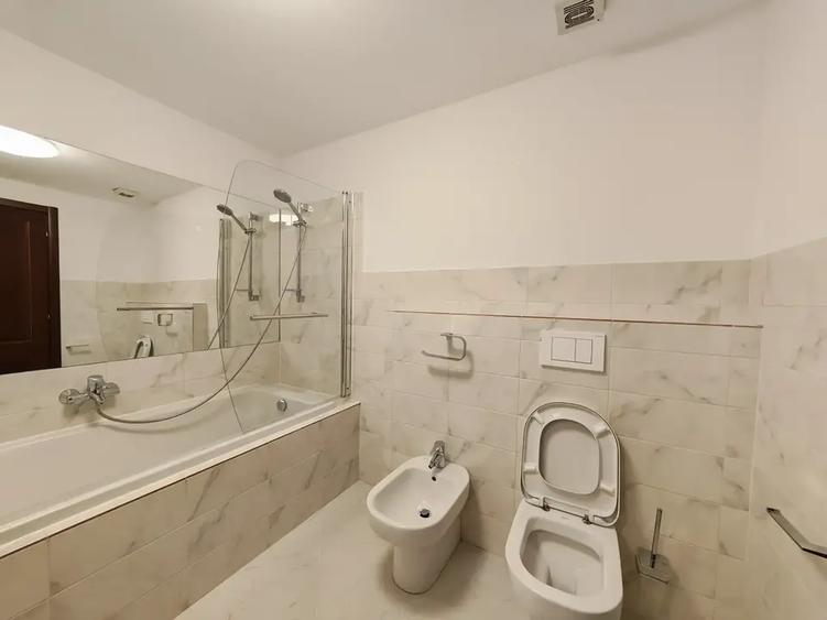 Apartament cu 3 camere semidecomandat, mobilat în Kiseleff