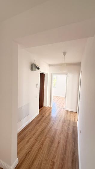 Apartament cu 3 camere decomandat în Vest