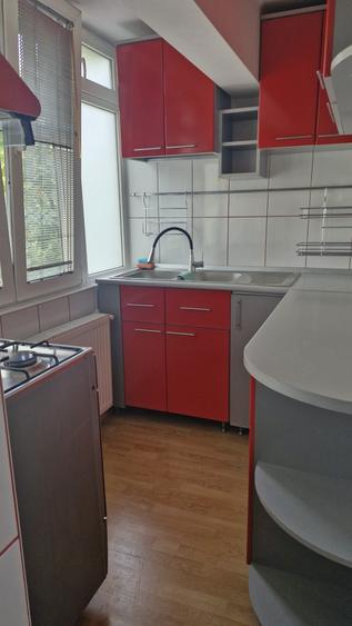 Apartament cu 2 camere decomandat în Drumul Sării