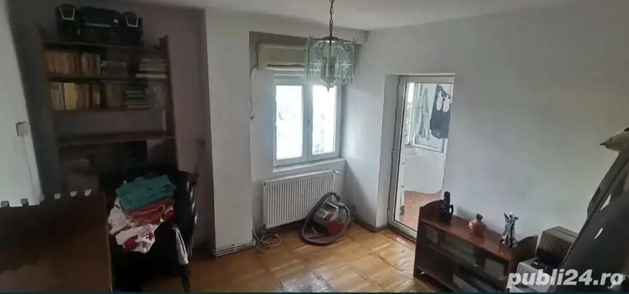 Apartament cu 3 camere decomandat în Bere