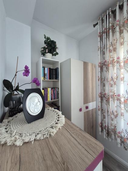 Apartament cu 3 camere decomandat în George Enescu