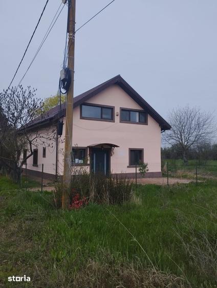 Casă cu Teren 500 Mp în Călugăreni