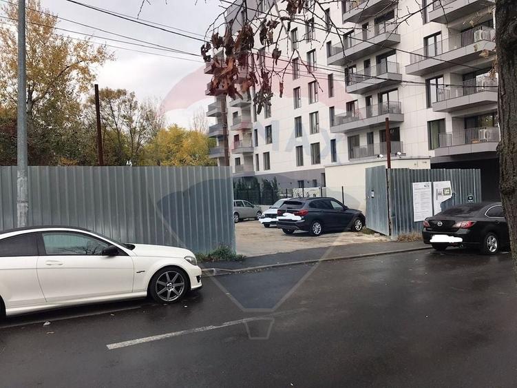Teren Construcții intravilan de 1383 mp, în Regie