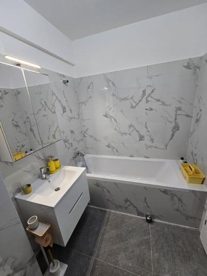 Apartament cu 2 camere decomandat în Tunari
