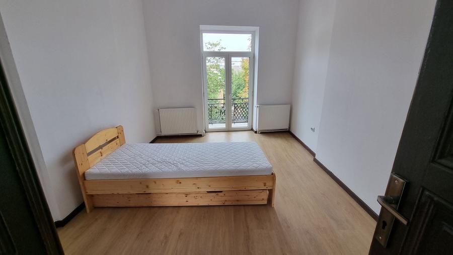 Apartament cu 4 camere decomandat în Kogălniceanu