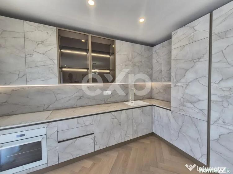 Apartament cu 4 camere decomandat în Central