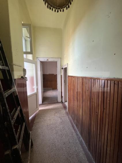 Apartament cu 4 camere decomandat în Central