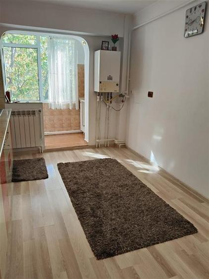 Apartament cu 2 camere decomandat în Obor