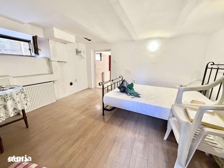 Casă cu 4 camere decomandat cu Teren 550 Mp în Cornișa