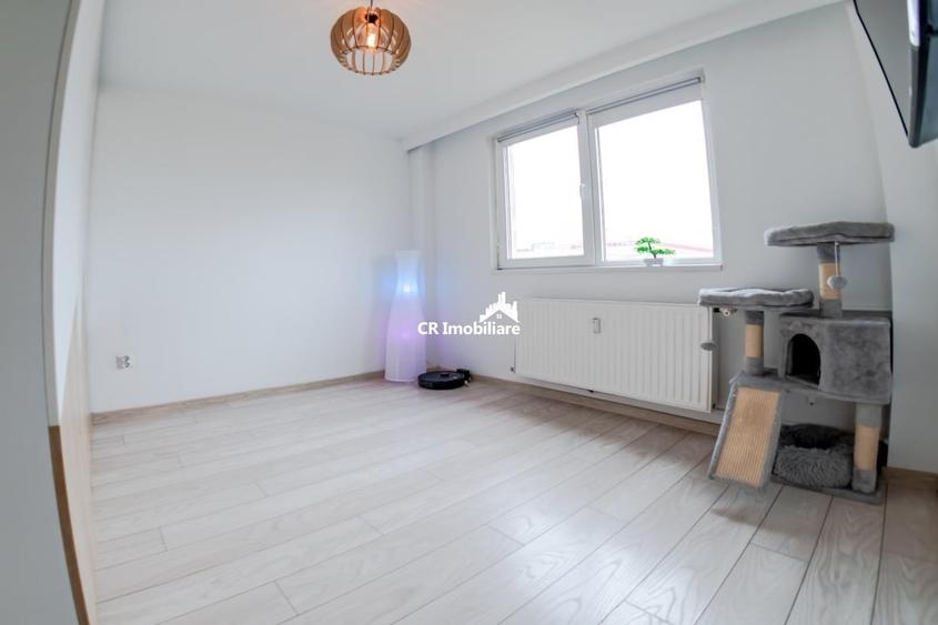 Apartament cu 3 camere semidecomandat în Eroii Revoluției