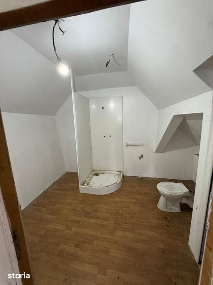 Casă cu 5 camere cu Teren 1700 Mp în Șura Mică