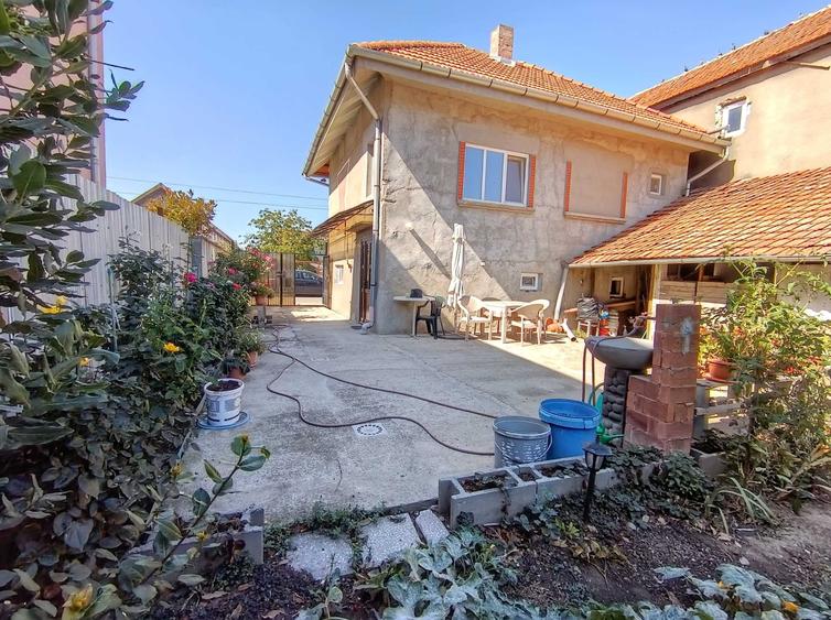 Casă cu 3 camere în Nojorid