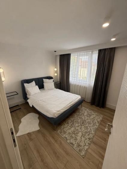Apartament cu 2 camere semidecomandat, mobilat în Central — fotografia 1