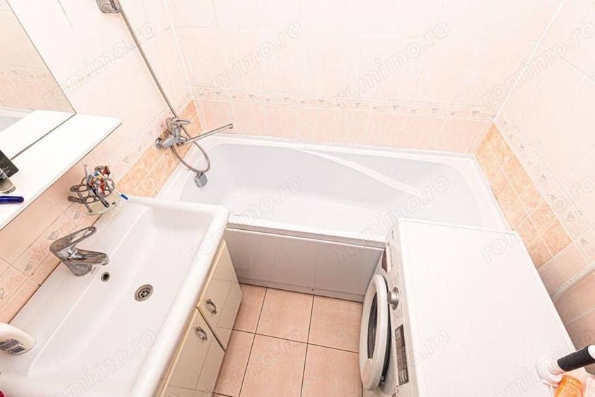 Apartament cu 2 camere decomandat în Romană