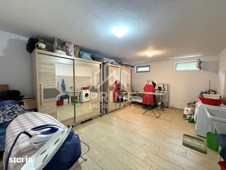 Casă cu 8 camere cu Teren 1200 Mp în Micești