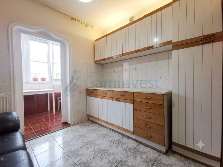 Apartament cu 3 camere decomandat, mobilat în Calea Aradului