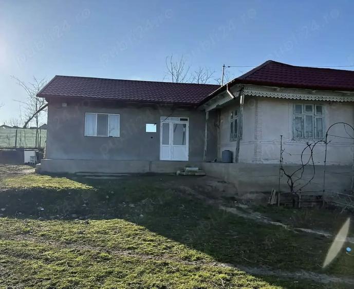 Casă cu 6 camere cu Teren 1200 Mp în Cudalbi