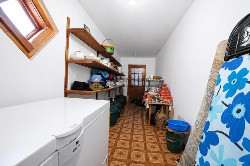 Casă cu 2 camere cu Teren 1588 Mp în Valea Arini