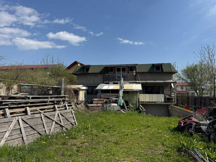 Casă cu 4 camere în Dobroești
