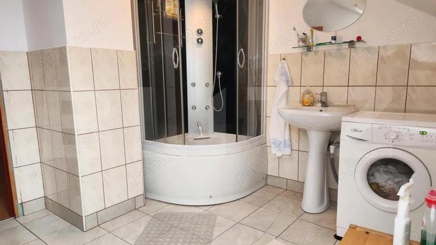 Casă cu 5 camere cu Teren 1207 Mp în Criș