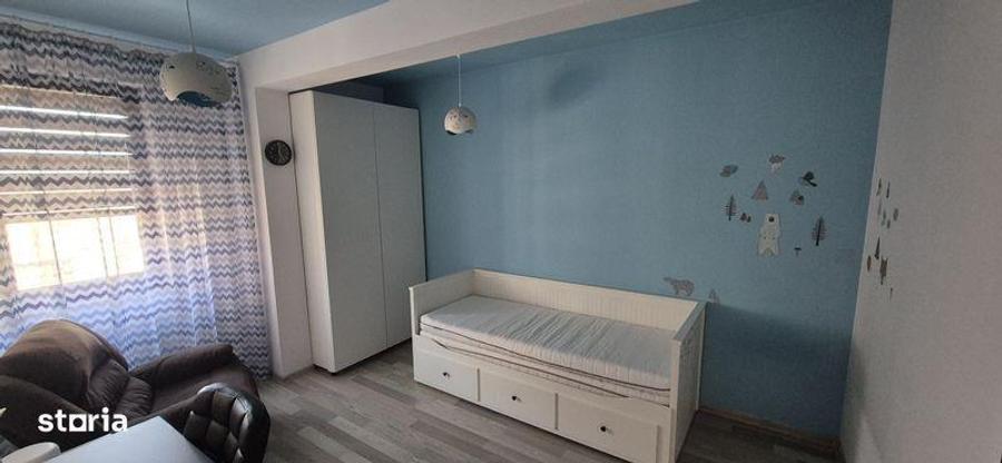 Apartament cu 3 camere, mobilat în Central