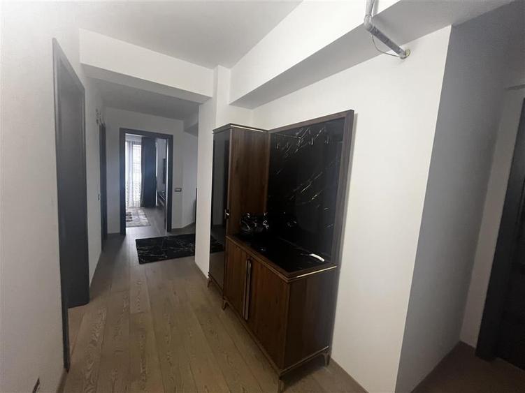 Apartament cu 4 camere decomandat, mobilat în Eminescu