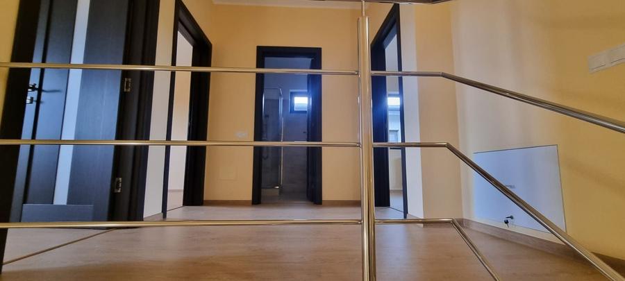Duplex cu 4 camere cu Canalizare în Domnești