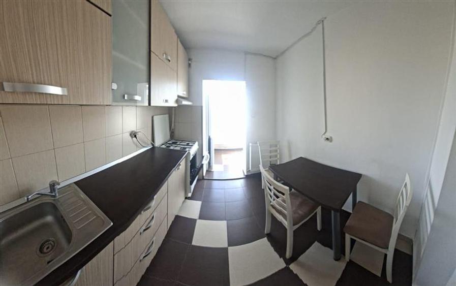 Apartament cu 3 camere decomandat, mobilat în Mihai Bravu