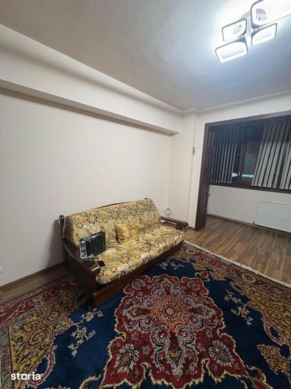 Apartament cu 3 camere decomandat în Hala Centrală