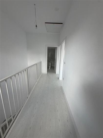 Duplex cu 4 camere cu Canalizare în Moșnița Nouă
