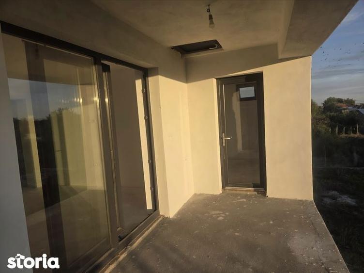Casă cu 4 camere cu Teren 245 Mp în Costești